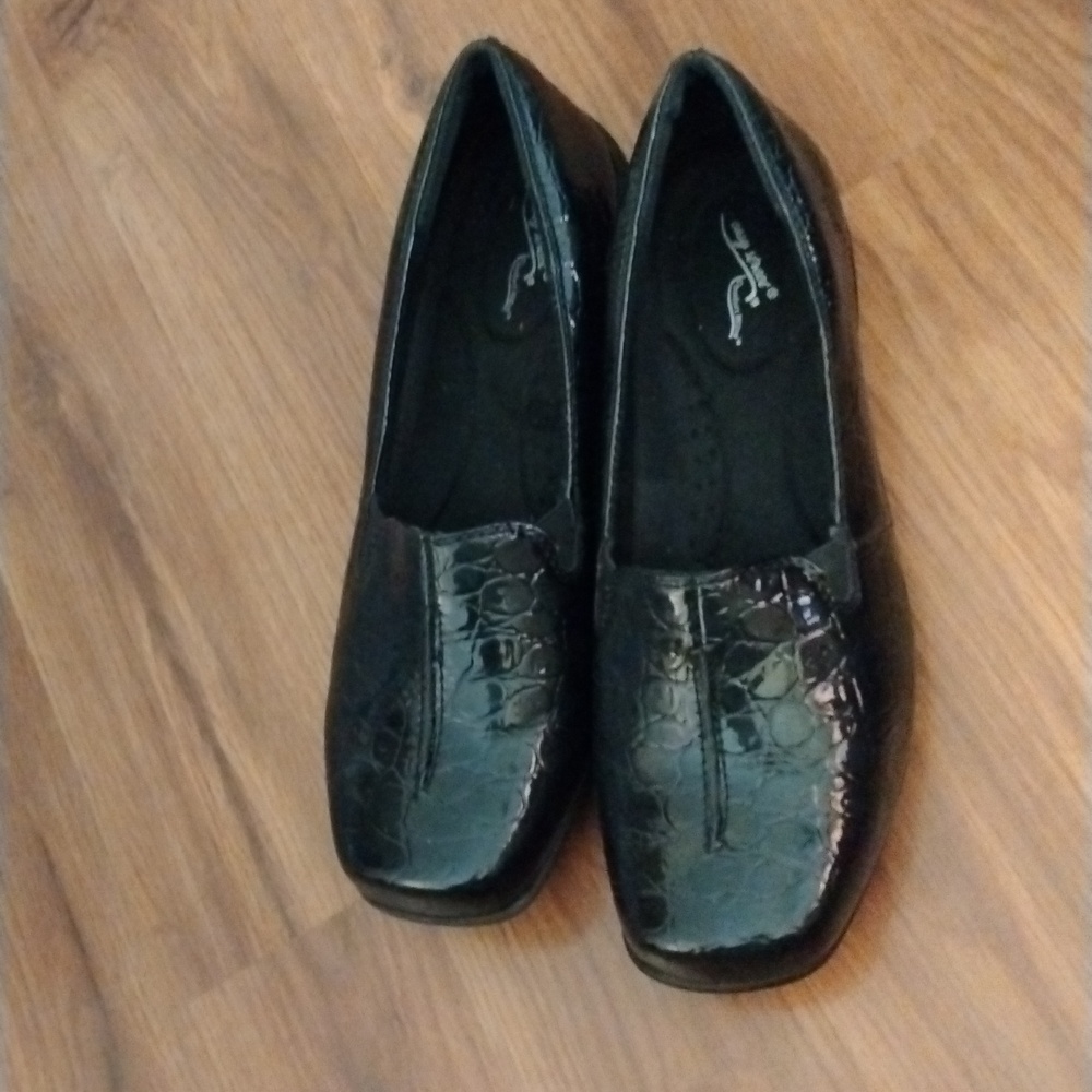 Brand:  Easy Street Purpose Flats, Color:  Black; Size:  10 Wide